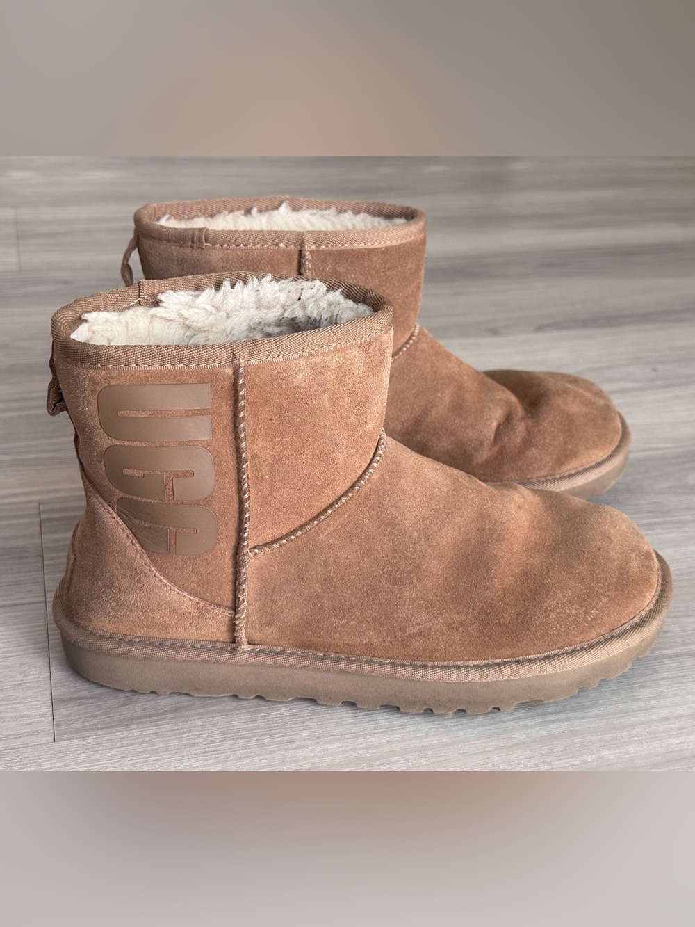UGG Chestnut short boot